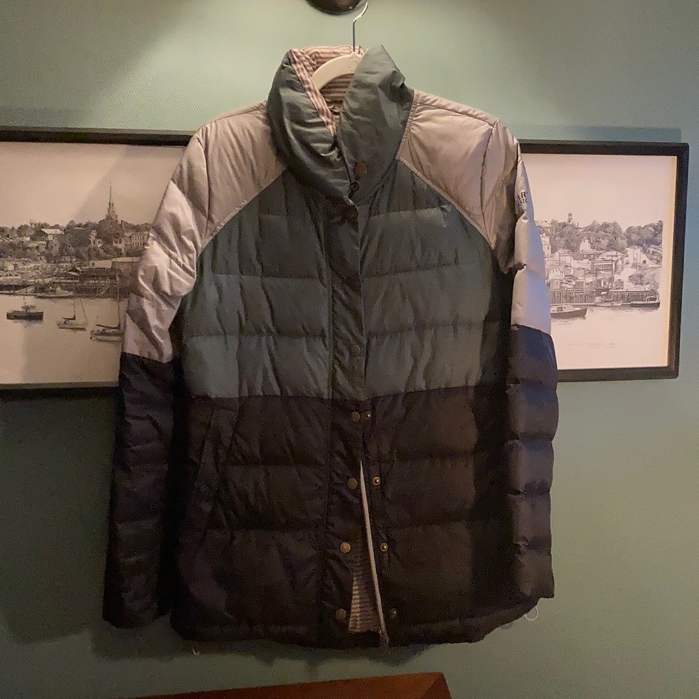 Carve Designs Alta colorblock puffer jacket • M